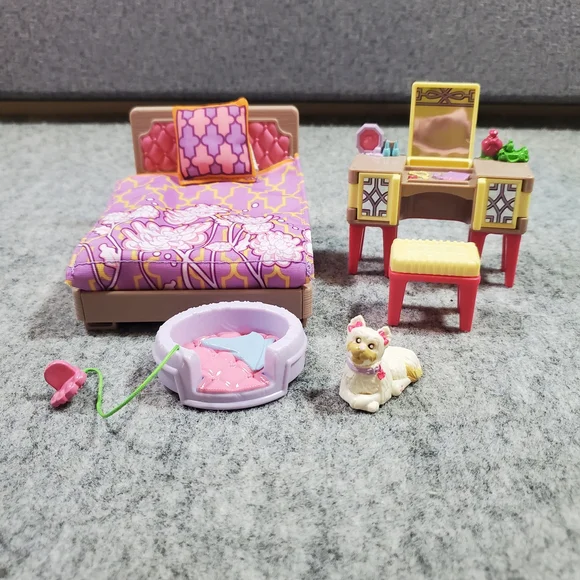 Fisher-Price Loving Family Dollhouse Furniture -  Parents' Bedroom 2014 - Picture 2 of 3